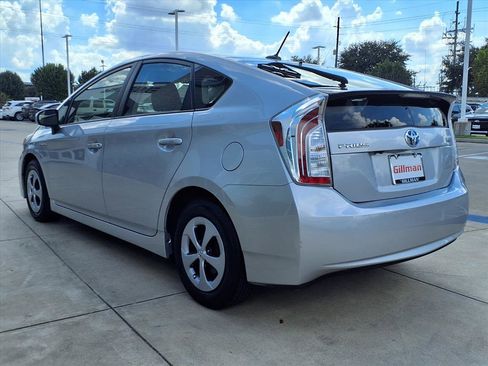 Used 2015 Toyota Prius Three image 3
