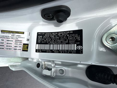 Used 2023 Toyota Corolla LE image 29