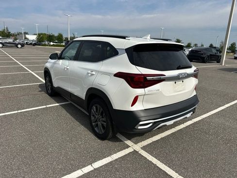 Certified 2023 Kia Seltos S FWD image 11