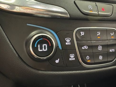 Used 2024 Chevrolet Equinox LT FWD image 27