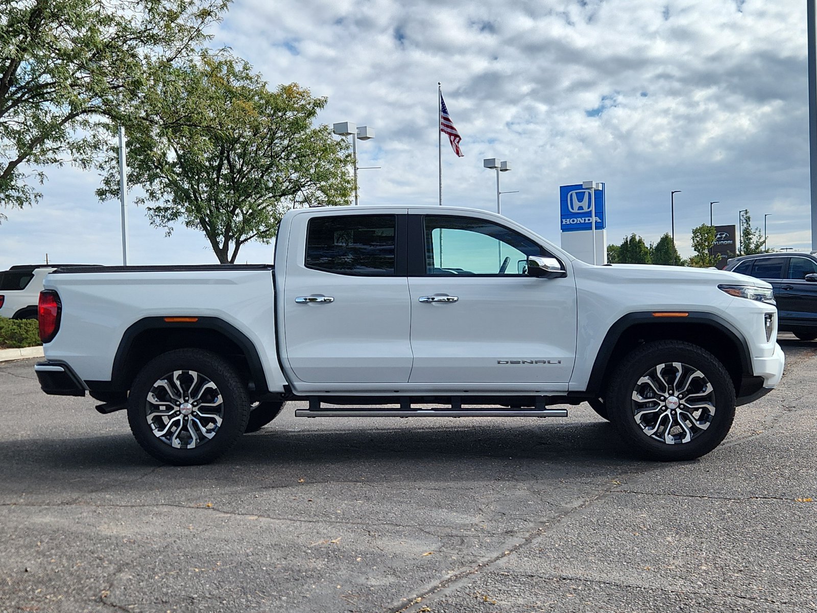 Used 2026 GMC Canyon Denali AWD/4WD image 6