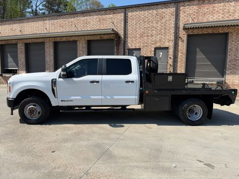 Used 2023 Ford F350 XL image 2