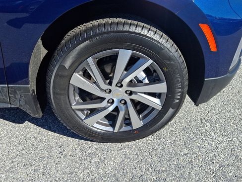 Used 2023 Chevrolet Equinox LT image 9
