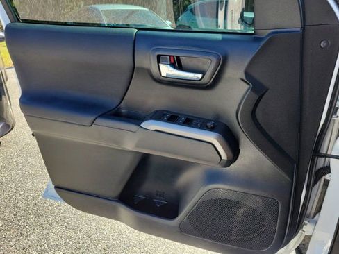 Used 2019 Toyota Tacoma TRD Sport AWD/4WD image 34