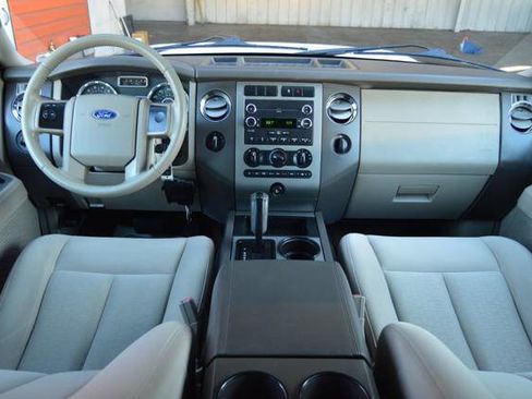 Used 2010 Ford Expedition XLT AWD/4WD image 15