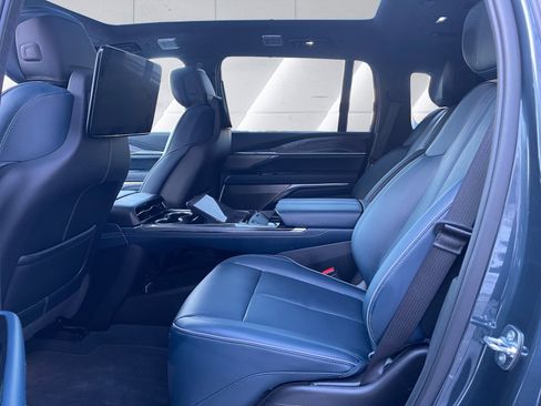 Used 2025 Cadillac Escalade IQ Luxury 2 image 14