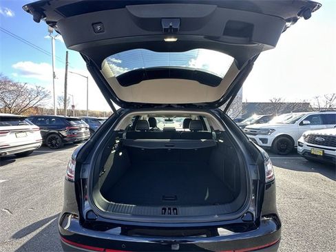 Certified 2022 Lincoln Nautilus Reserve image 41