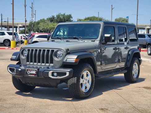 Used 2018 Jeep Wrangler Unlimited Sport S AWD/4WD image 3