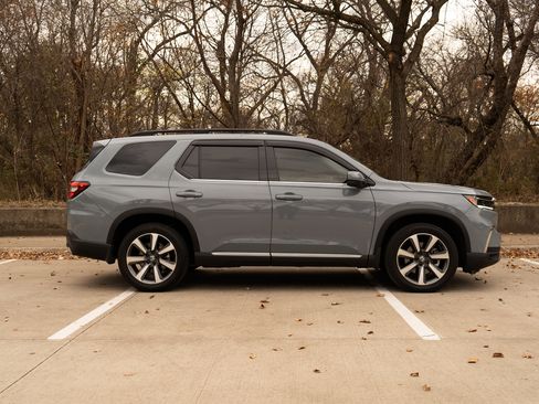 Certified 2025 Honda Pilot Elite image 10