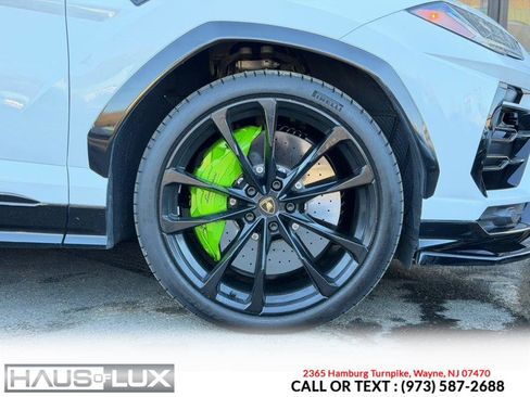 Used 2022 Lamborghini Urus image 26