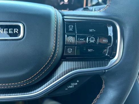 Used 2023 Jeep Grand Wagoneer Series III w/ Rear Seat Video Group 1 AWD/4WD image 13