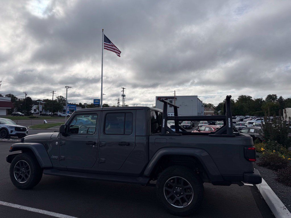 Used 2020 Jeep Gladiator Overland AWD/4WD image 9