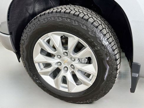 Used 2024 Chevrolet Silverado 1500 Custom AWD/4WD image 30