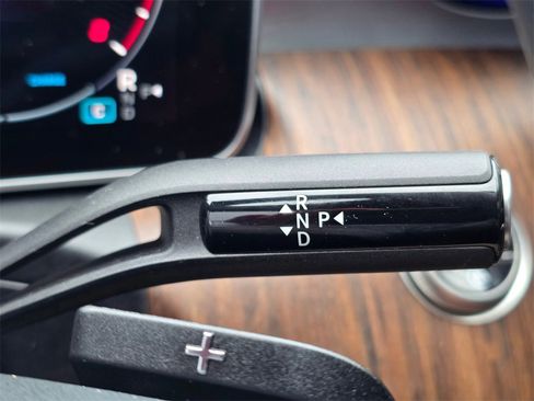 Used 2025 Mercedes-Benz C 300 4MATIC Sedan image 35