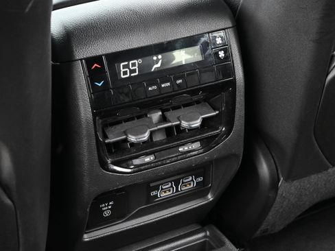 Used 2024 Jeep Grand Cherokee L Laredo w/ Luxury Tech Group I AWD/4WD image 33