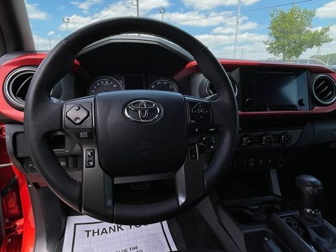 Used 2018 Toyota Tacoma TRD Off-Road w/ Technology Package RWD image 18