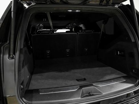 Used 2023 Cadillac Escalade ESV V image 52