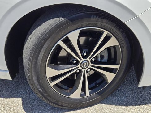 Certified 2022 Nissan Sentra SV FWD image 6