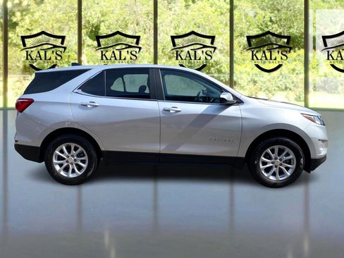 Used 2021 Chevrolet Equinox LT w/ Driver Convenience Package image 4