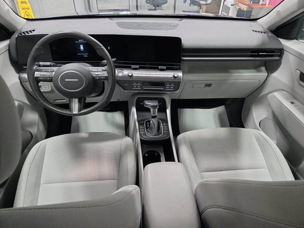 Used 2025 Hyundai Kona SEL AWD/4WD image 23