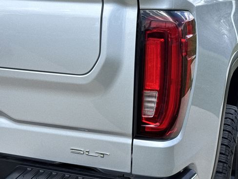 Used 2020 GMC Sierra 1500 SLT w/ Driver Alert Package I AWD/4WD image 11