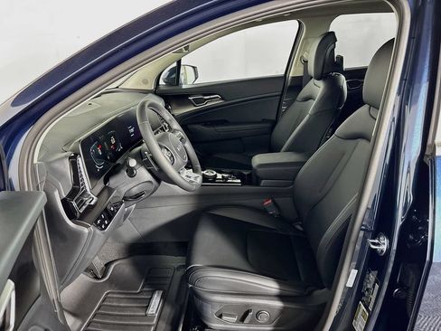 Certified 2025 Kia Sportage EX w/ EX Premium Package AWD/4WD image 12