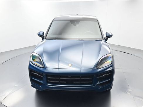 Certified 2025 Porsche Cayenne Coupe AWD/4WD image 42