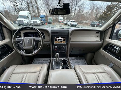 Used 2017 Lincoln Navigator Select image 20