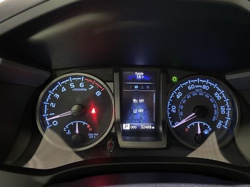 Certified 2021 Toyota Tacoma TRD Off-Road image 17