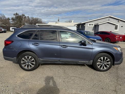 Used 2015 Subaru Outback 2.5i Limited image 4