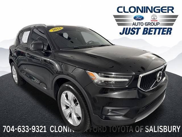 Used 2022 Volvo XC40 T5 Momentum AWD/4WD image 1