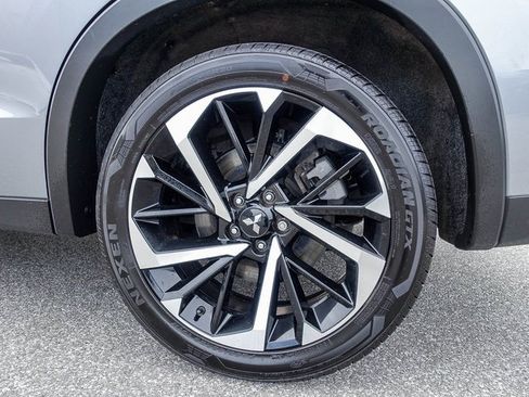 Used 2022 Mitsubishi Outlander SE image 16