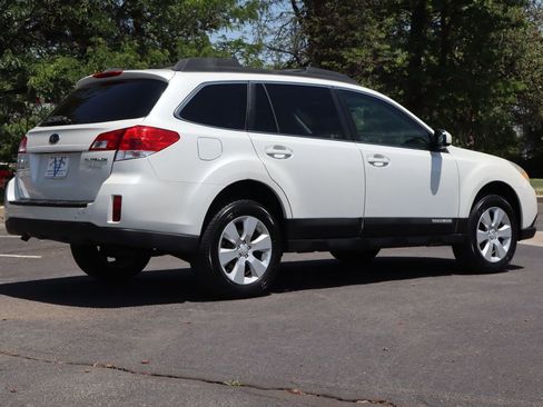 Used 2012 Subaru Outback 2.5i Premium w/ All-Weather Pkg AWD/4WD image 5