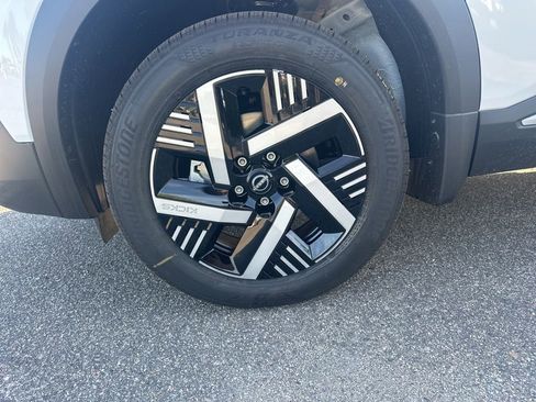New 2026 Nissan Kicks SV FWD image 9