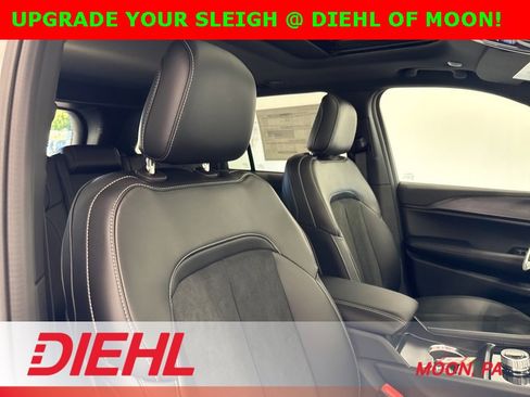 New 2025 Jeep Grand Cherokee Altitude w/ Trailer Tow Package image 14