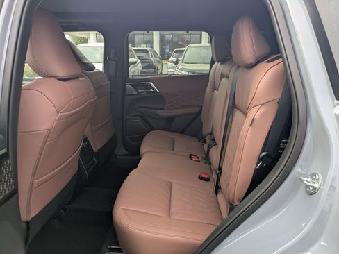 New 2026 Mitsubishi Outlander SEL FWD image 14