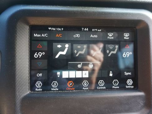 Used 2018 Jeep Wrangler Unlimited Sport S AWD/4WD image 10