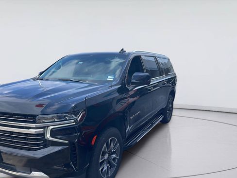 Used 2023 Chevrolet Suburban LT w/ Luxury Package RWD image 1