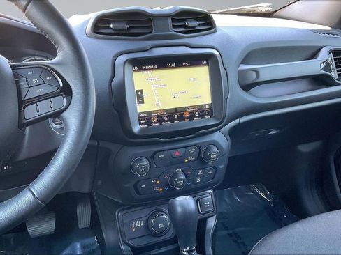 Used 2022 Jeep Renegade Altitude w/ Convenience Group AWD/4WD image 6