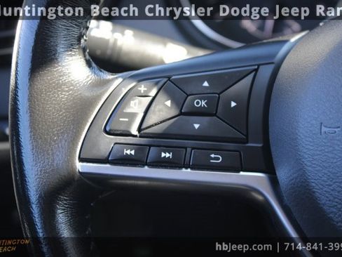 Used 2019 Nissan Rogue Sport SL w/ Premium Package image 16