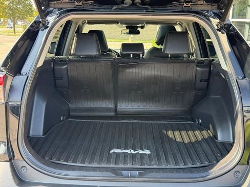 Used 2020 Toyota RAV4 XLE Premium AWD/4WD image 9