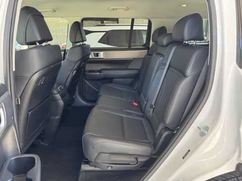 Used 2025 Hyundai Santa Fe SEL FWD image 23