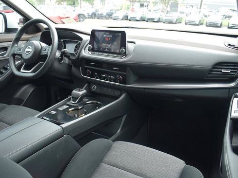 Used 2023 Nissan Rogue SV FWD image 58