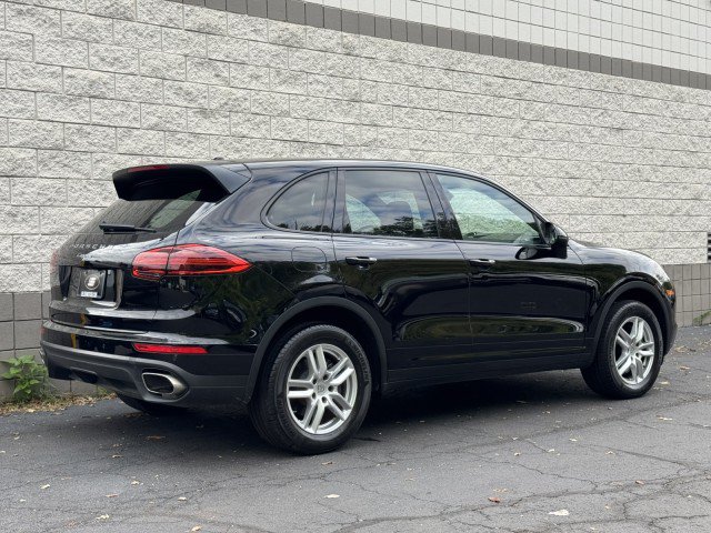 Used 2016 Porsche Cayenne w/ Premium Package AWD/4WD image 39