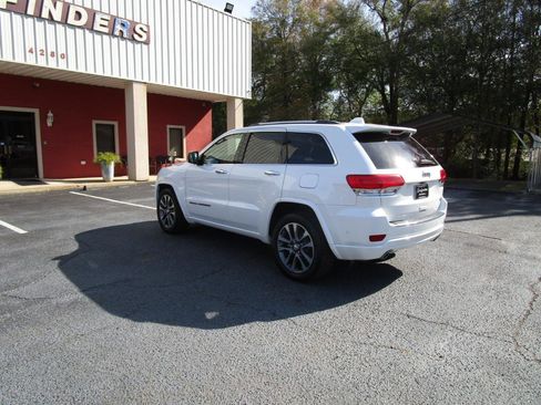 Used 2018 Jeep Grand Cherokee Overland image 4