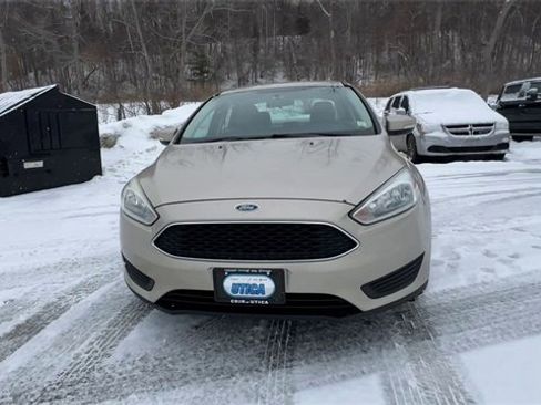 Used 2017 Ford Focus SE w/ Cold Weather Package image 3
