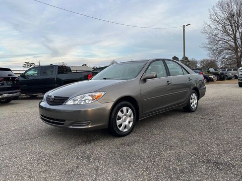 Used 2002 Toyota Camry LE image 1