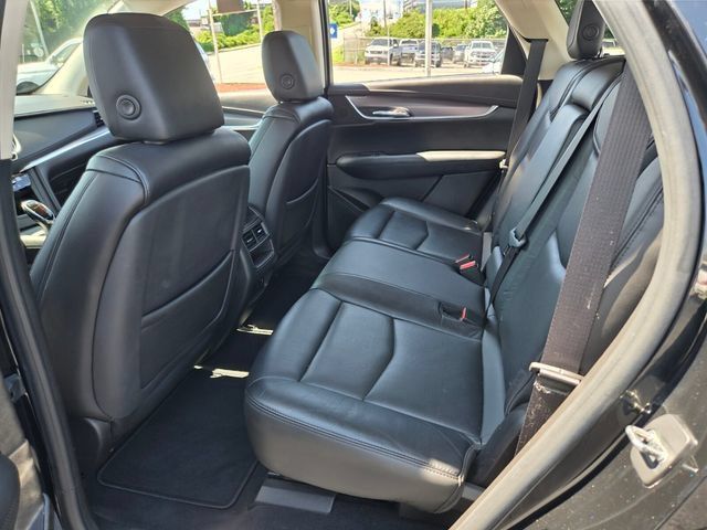 Used 2018 Cadillac XT5 Luxury w/ Driver Awareness Package FWD image 11