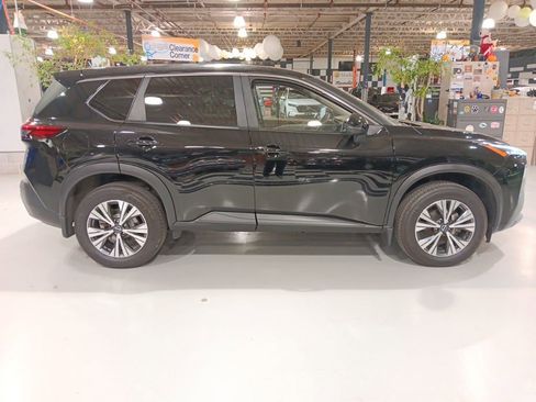 Used 2023 Nissan Rogue SV image 5