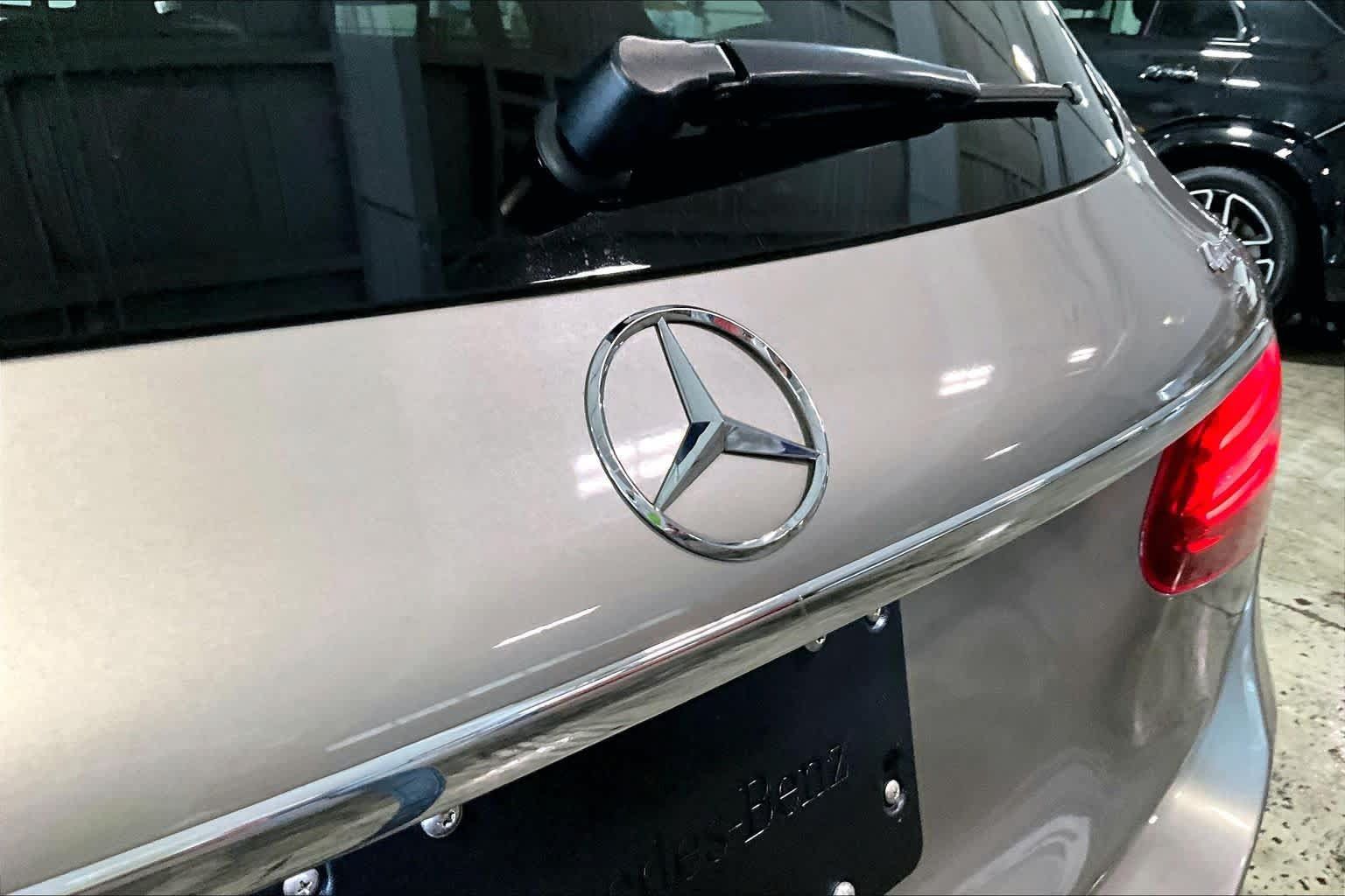 Used 2019 Mercedes-Benz GLC 300 4MATIC image 30